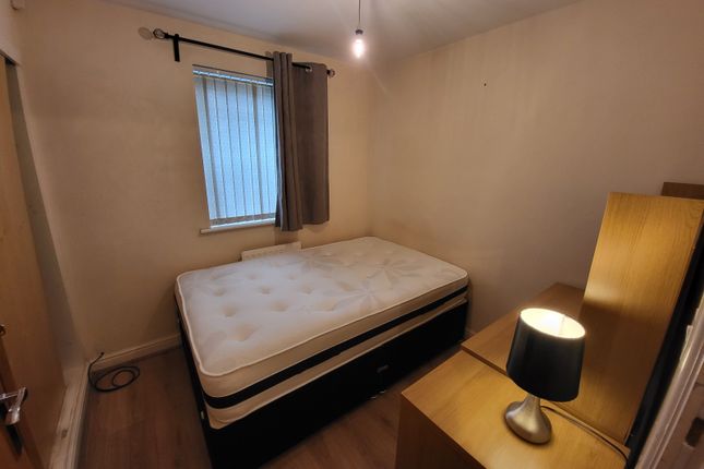 Flat to rent in Bold Street, Hulme, Manchester.
