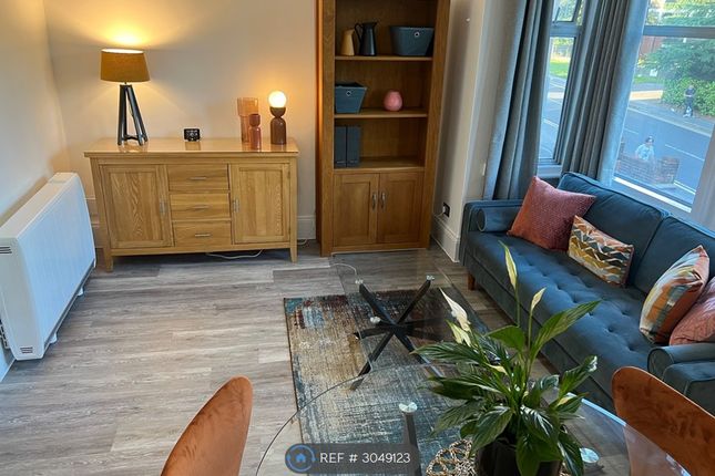 Flat, Basingstoke Road, Reading photo 2
