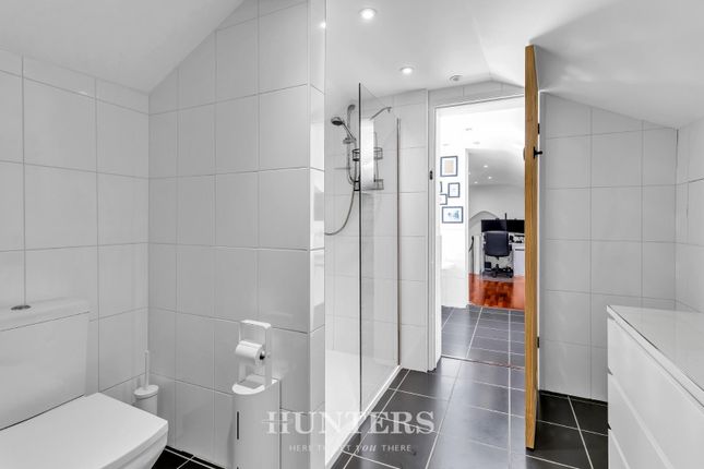 Master Suite Shower Room