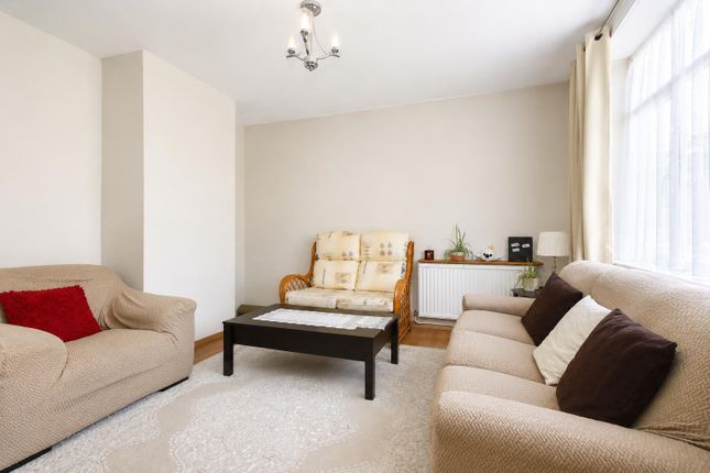 3, Willow Green, Borehamwood photo 2