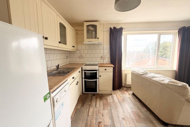 42, Rockingham Road, LOUGHBOROUGH photo 3