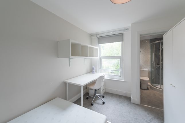 8, Thackeray Road, Southampton photo 5