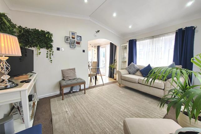 14, Ascot Park, Blythewood Lane, Ascot photo 4