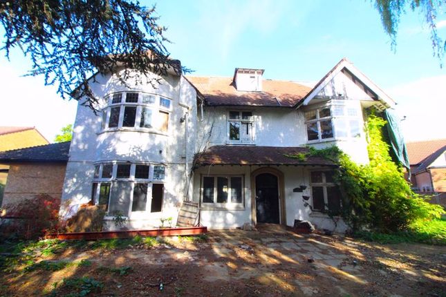 Detached house for sale in Grange Avenue, Leagrave, Luton