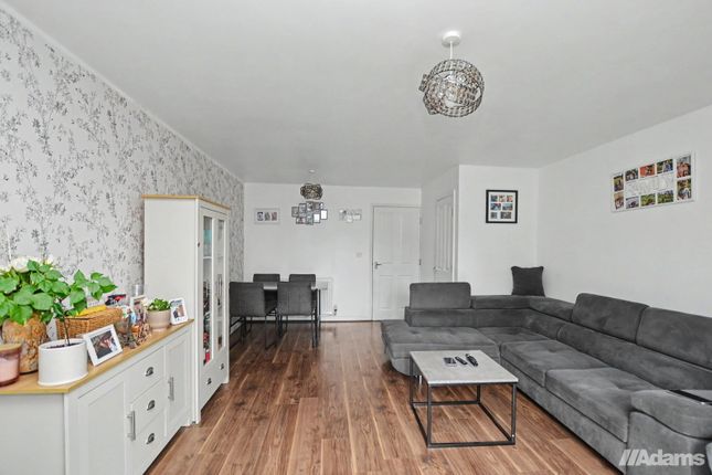 69, Lockfield, Runcorn photo 4