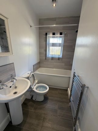 7, Ingsfield Lane, Barnsley photo 2