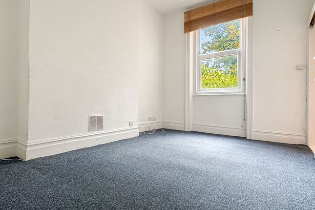 Flat 2, 44, Maygrove Road, London photo 4