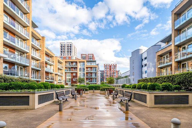 Flat 165, Viridian Apartments, Battersea Park Road, London photo 3