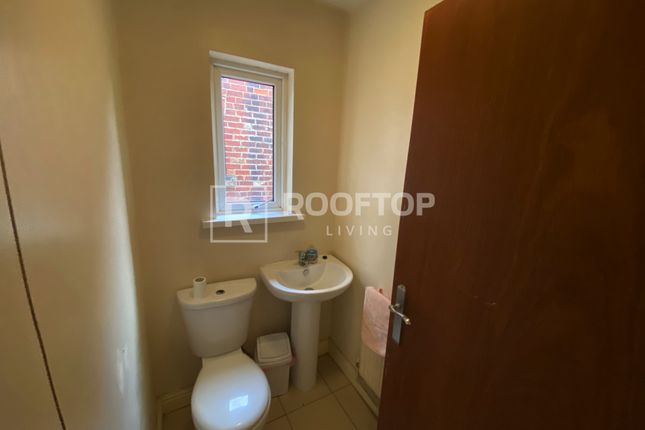 Terraced house to rent in Cardigan Road, Leeds