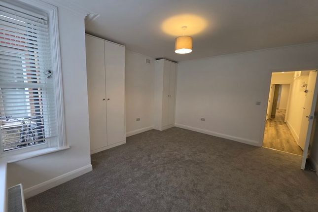 3a, Bushey Hill Road, London photo 3