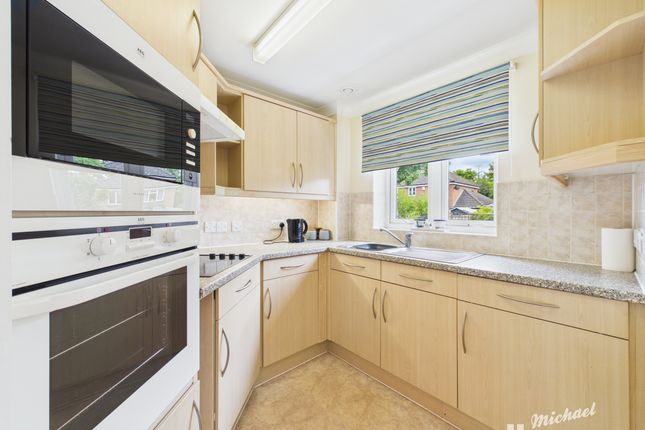 26 Pearl Court, Aylesbury photo 3