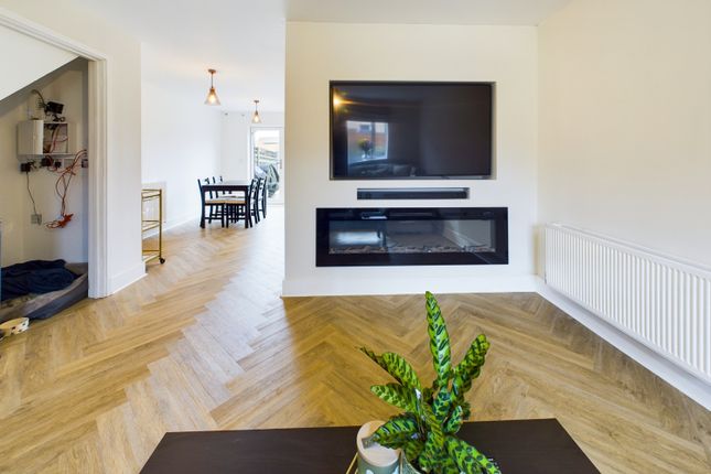 4, James View, Bordon photo 3