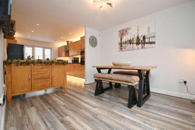 8, Maydal Drive, Barnsley photo 4