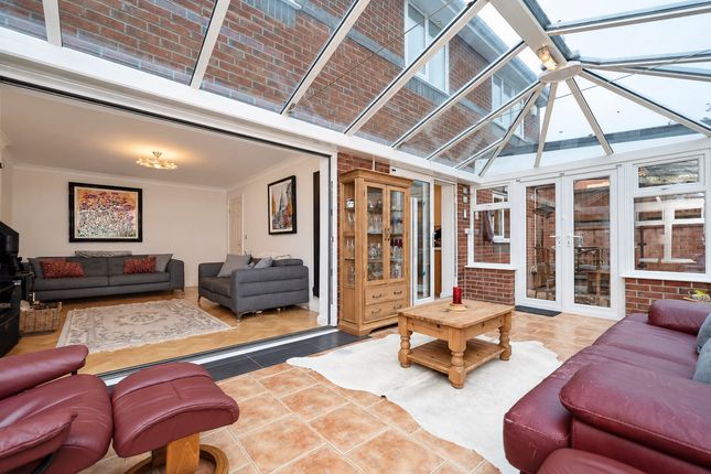 24 Knowles Wood Drive, Chorley photo 2