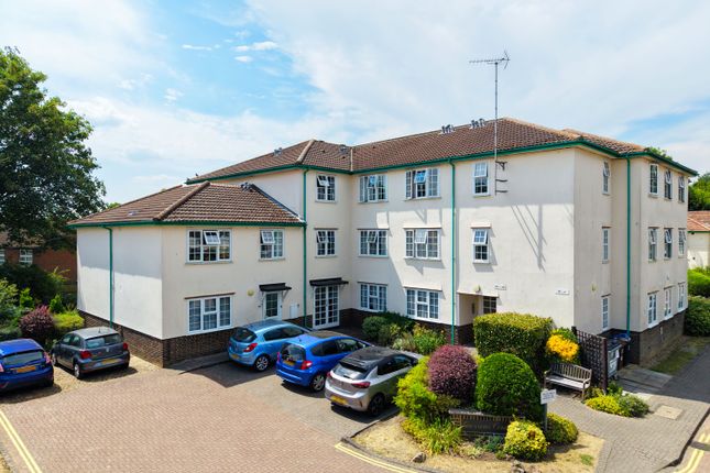 49, Guessens Court, Welwyn Garden City photo 2