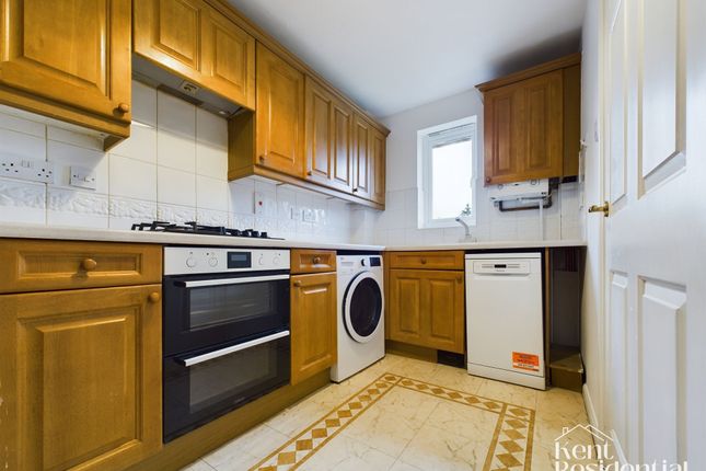 34 Lindisfarne Gardens, Kent photo 2