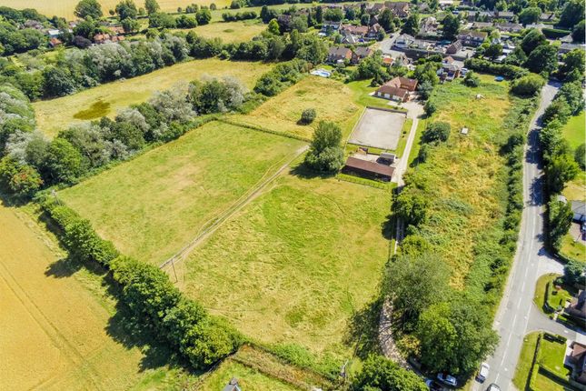 Thumbnail Bungalow for sale in Hillcourt Lodge, Brimpton Road, Reading, Berkshire