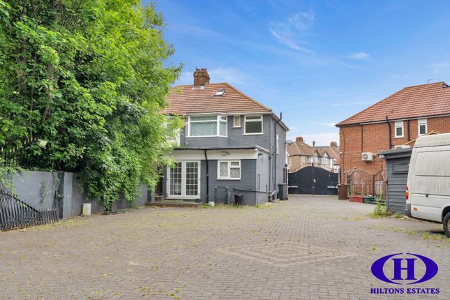 9, Willow Gardens, Hounslow photo 3