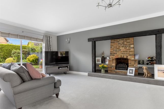 21, Bluebell Drive, Waltham Cross photo 4