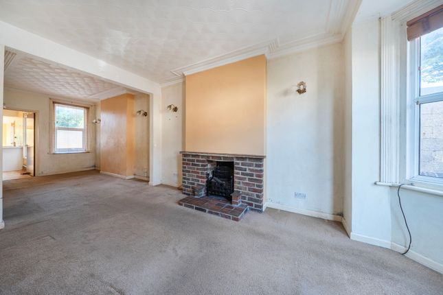 29 Spear Road, Southampton photo 4