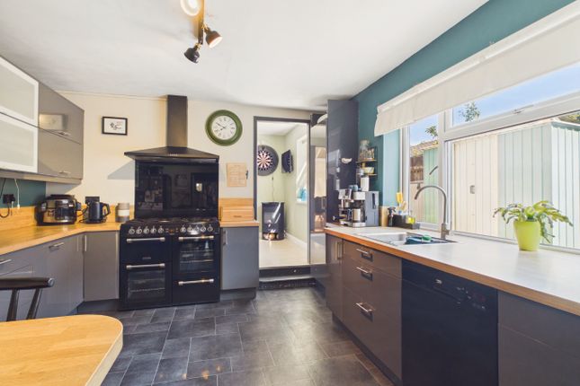 60 Cliff Road, Hornsea, East Riding of Yorkshire photo 4
