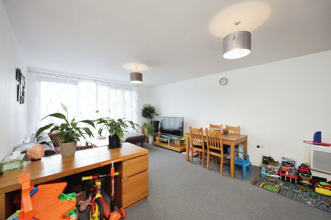 Flat 45, Ashleigh Court, 29, Loates Lane, Watford photo 2