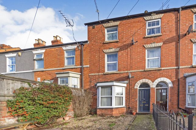 3-bed terraced on 14, Albion Place, Grantham, £225,000