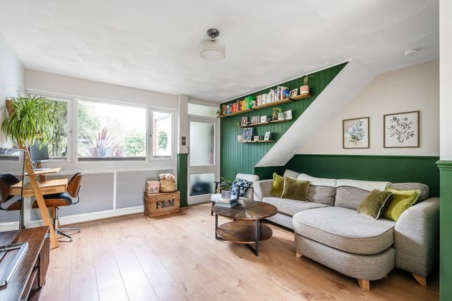 62 Home Park, Oxted photo 3