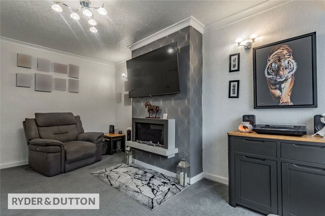 20, Loughrigg Avenue, Royton photo 4