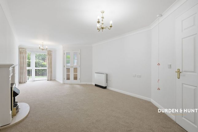 Flat 4, Coachman Court, Rochford photo 4