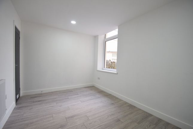 Terraced house to rent in Woodville Road, Cardiff