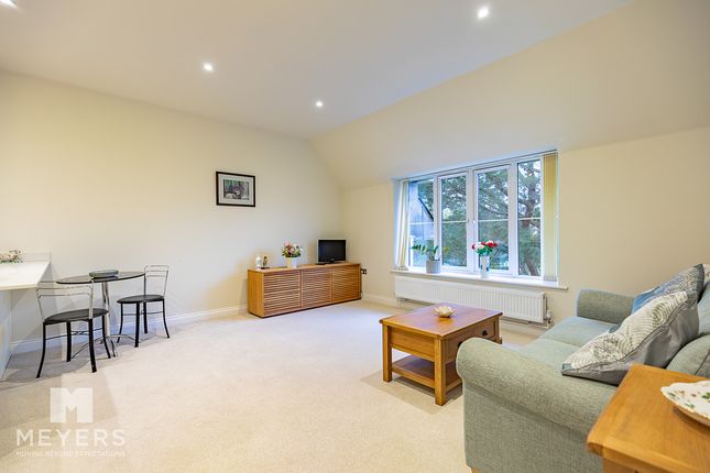 Flat 31 Monterey, Royal Close, Christchurch photo 4