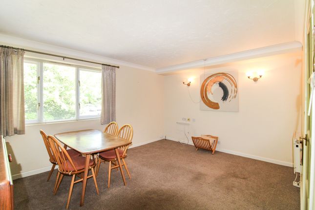 Flat for sale in Flat 24, Meadsview Court, Farnborough, Hampshire