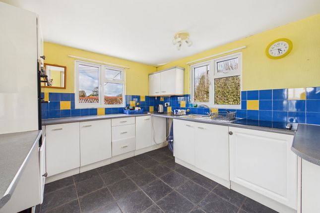 10 Higher Ley, Crediton photo 2