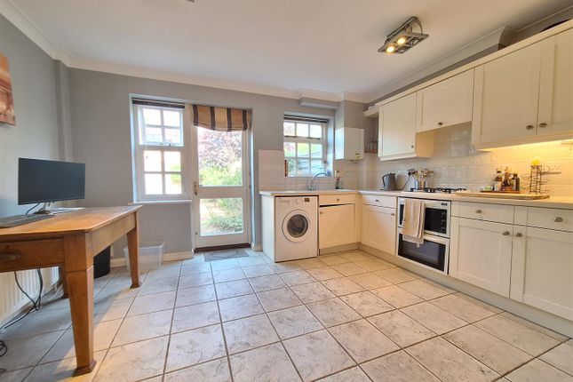 4, Springfield Mews, Emmer Green photo 3
