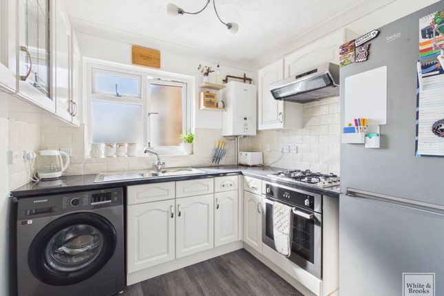 Flat 8, Ravenwood Court Aldwick Street, Bognor Regis photo 3