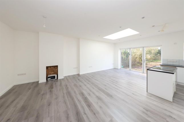 4-bed house on 219, Park Road, Uxbridge, £725,000