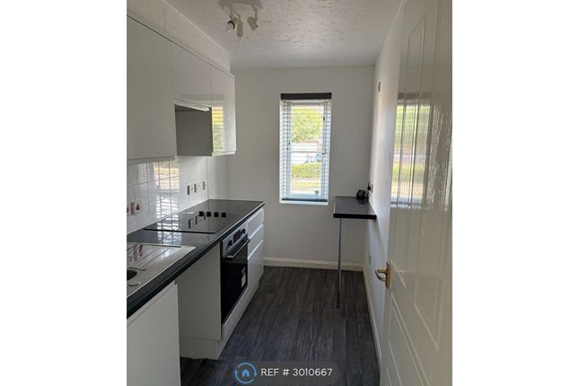 Drake Avenue, Chickerell, Weymouth photo 3