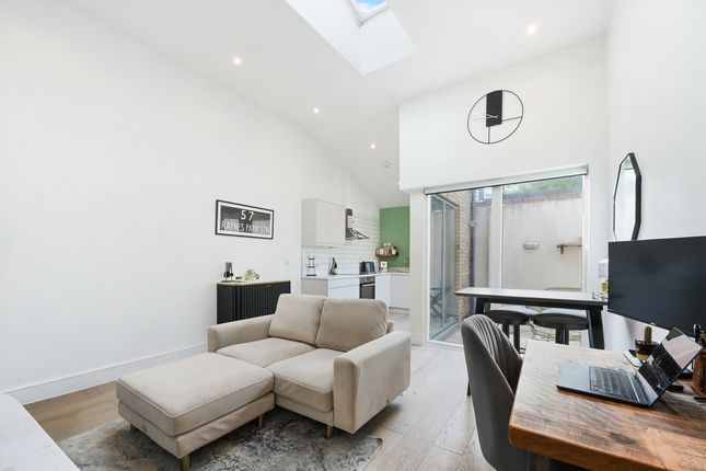 17, Longmans Mews, London photo 3