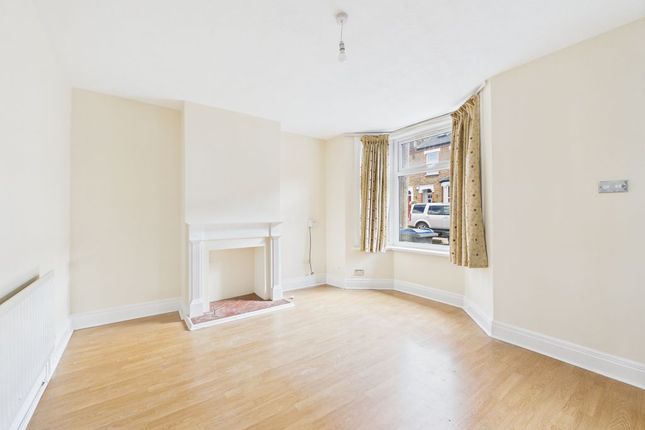 22, Edward Road, Coulsdon photo 2