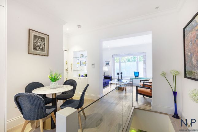 Thumbnail Flat to rent in Brompton Square, Knightsbridge