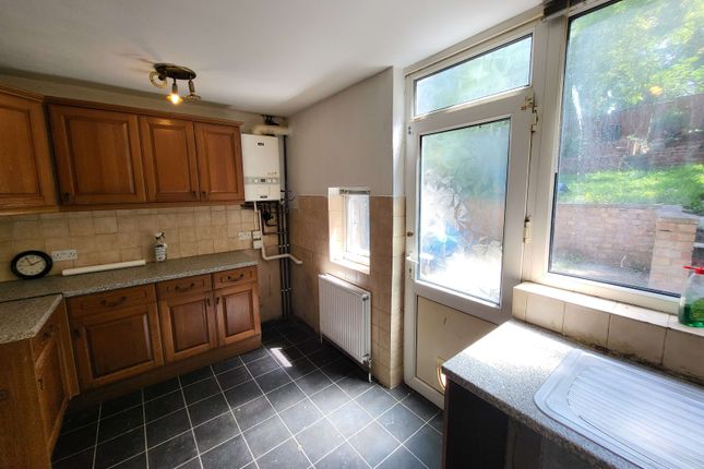 170 Baker Street, Luton photo 2