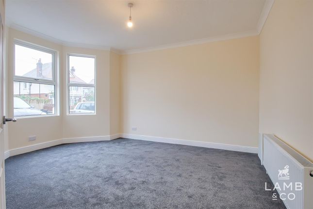 45, Thoroughgood Road, Clacton-On-Sea photo 3