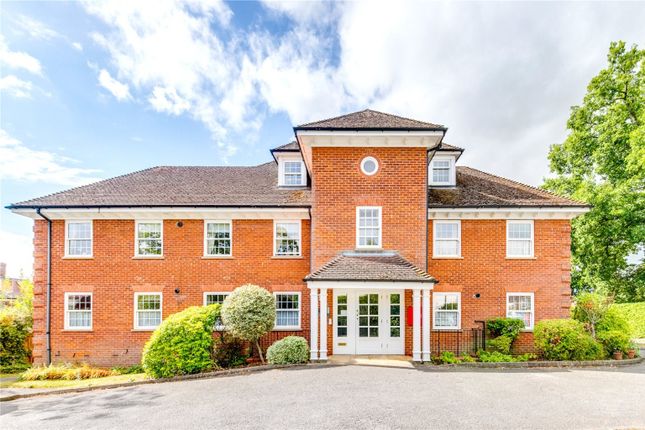 2-bed flat on Flat 9, Asquith House, Welwyn Garden City, £325,000