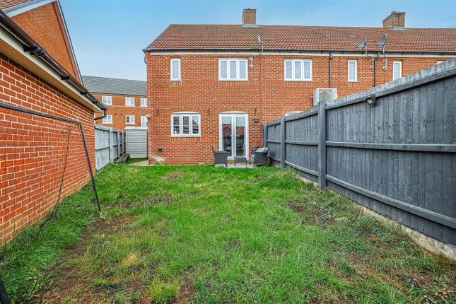 Woodpecker Drive,, Hemel Hempstead photo 4