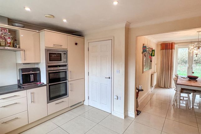13, Astor Park, Maidstone photo 3