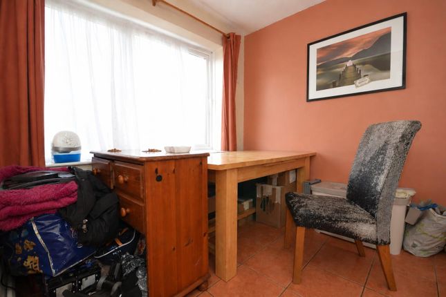 25, Langham Road, Raunds photo 4