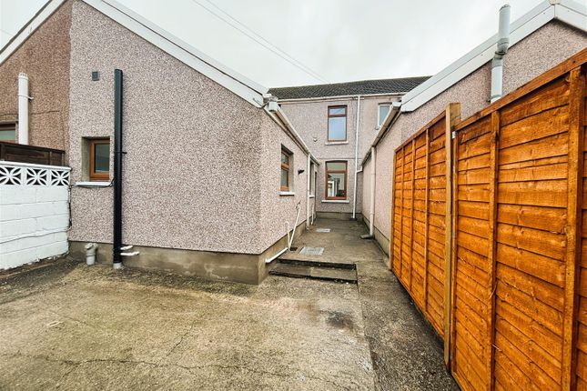 12, James Street, Port Talbot photo 4