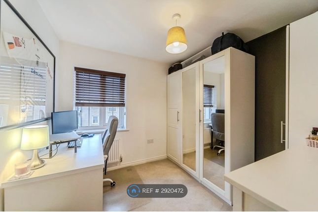 Flat, Galapagos Grove Newton Leys, Milton Keynes photo 4