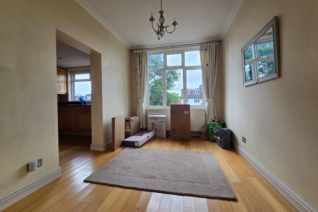 22 Monkville Avenue, London photo 4